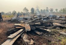 ខឹងប្រពន្ធទៅដេកផ្ទះអ្នកជិតខាង ទប់កំហឹងមិនបាន ដុតផ្ទះចោលឆេះខ្ទេច